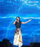 高音天后丁噹擔任趙傳演唱會嘉賓，雙世代小小鳥對尬，挑戰觀眾耳膜。（記者邱榮吉/攝影）