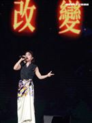 高音天后丁噹擔任趙傳演唱會嘉賓，雙世代小小鳥對尬，挑戰觀眾耳膜。（記者邱榮吉/攝影）