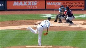 ▲溥儀哥蹲在打擊區干擾投手投球。（圖／取自美國職棒）