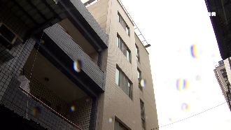 五樓半違建拆不掉！前房客疑市府包庇