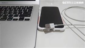 圖／記者谷庭攝,iphone充電線
