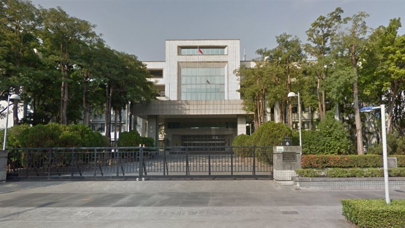 15歲少年遭好友爸脫褲　掰屁股觀賞