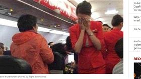 扯！強國女往空服員臉上潑熱水 只因「想和男友坐一起」(圖/INDIA TODAY)