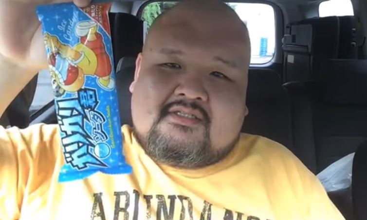 他挑戰一口吞冰棒　下一秒結果超嚇人