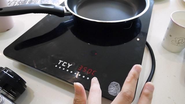電晶爐誤當體重計　他一腳踩上被燙熟