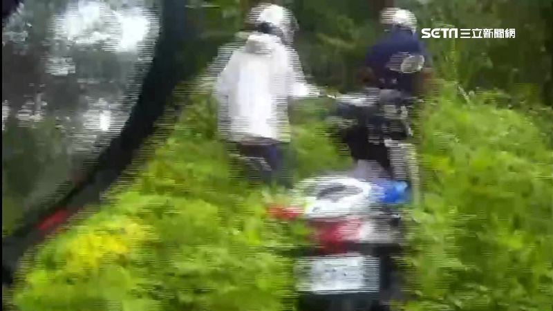 找金針花海「鬼打牆」…男嚇傻警救援
