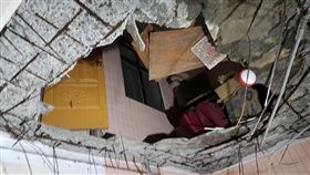 桃園,龜山,海砂屋,崩塌,塌陷（圖／翻攝自臉書《龜山生活通》）