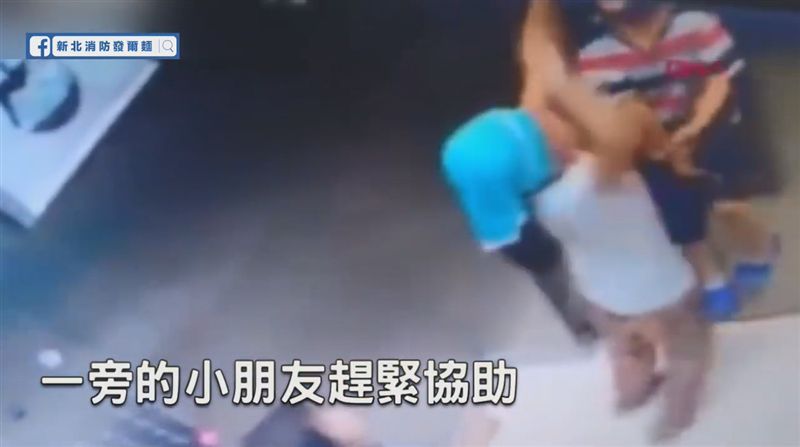 悚！童拖繩搭電梯　瞬間拉扯懸吊半空