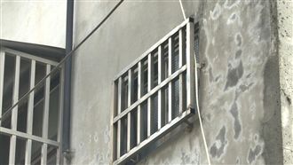 少女遭囚惹議　社工傳訊挺繼父、生母