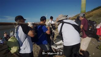 3千人搶淨灘　清出「這」網紅也驚呆