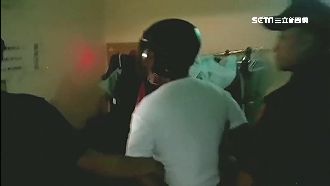 色男尾隨妙齡女…她狠踹下體機智逃