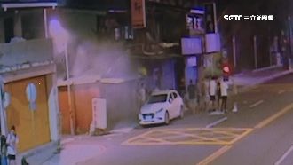 惡煞為女人起爭執！信號彈砸卡拉OK