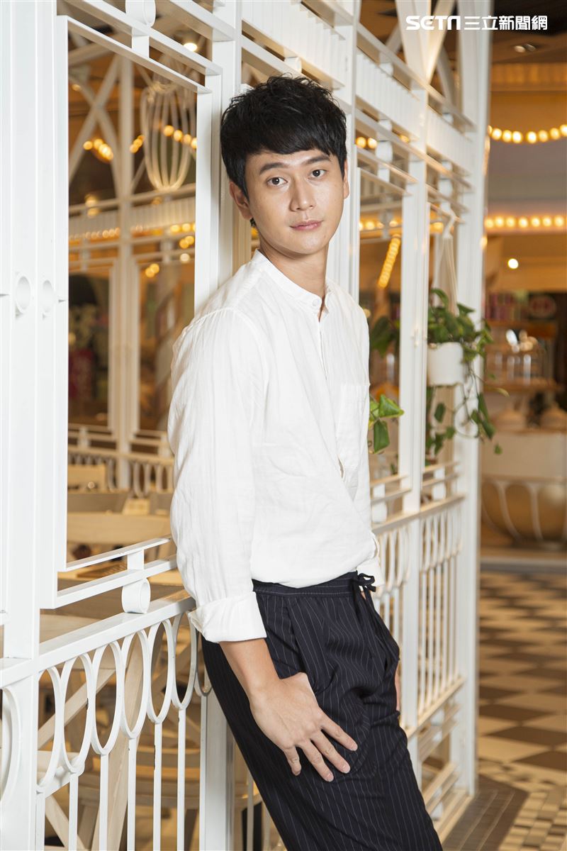 《致親愛的孤獨者》主演劉冠廷接受三立新聞網專訪。（圖／記者林士傑攝影）