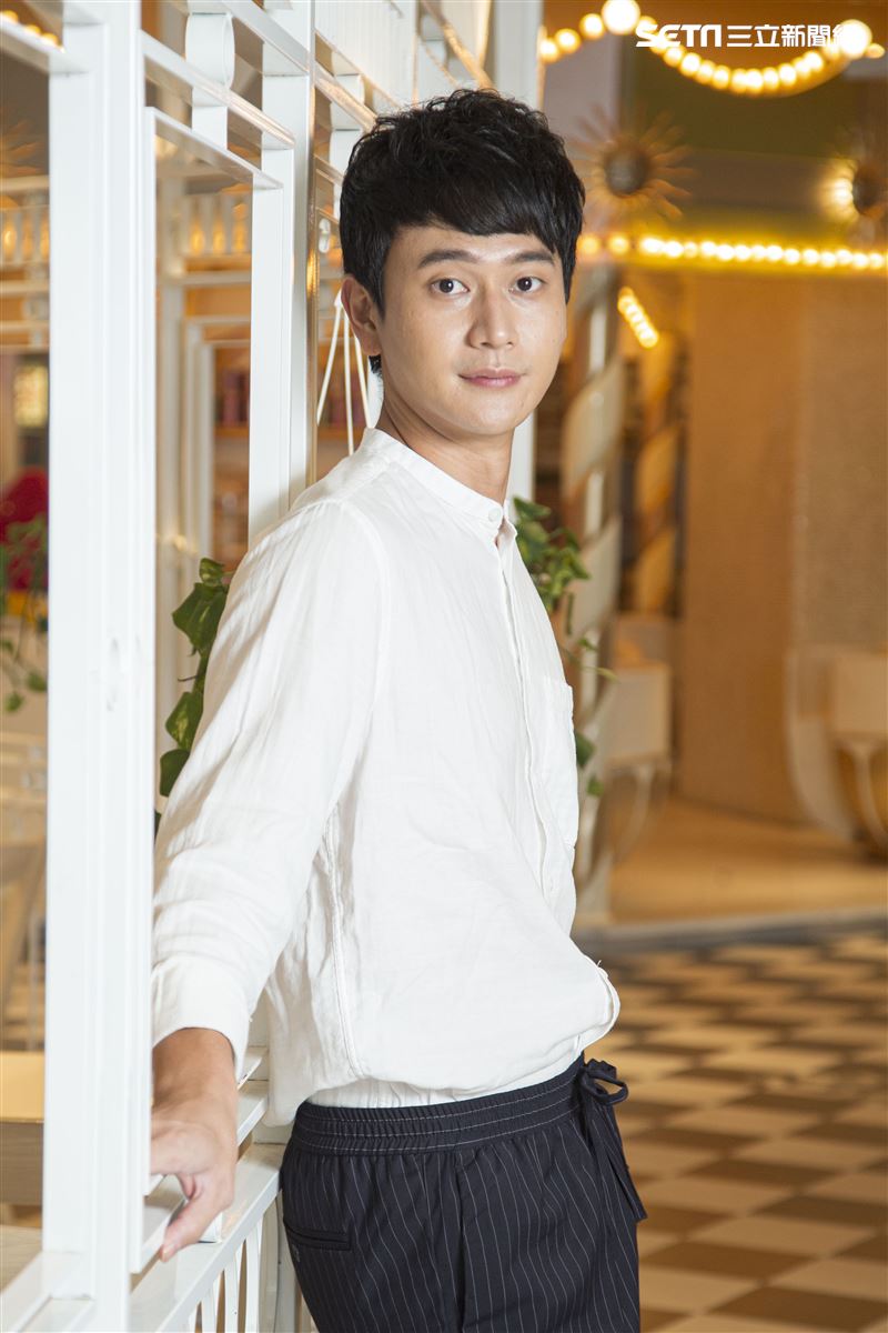 《致親愛的孤獨者》主演劉冠廷接受三立新聞網專訪。（圖／記者林士傑攝影）