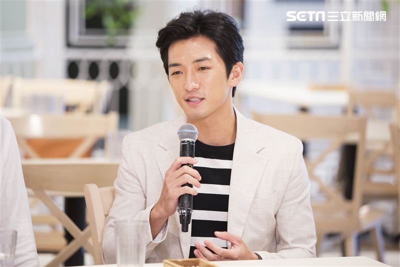 《致親愛的孤獨者》主演鍾政均接受三立新聞網專訪。（圖／記者林士傑攝影）