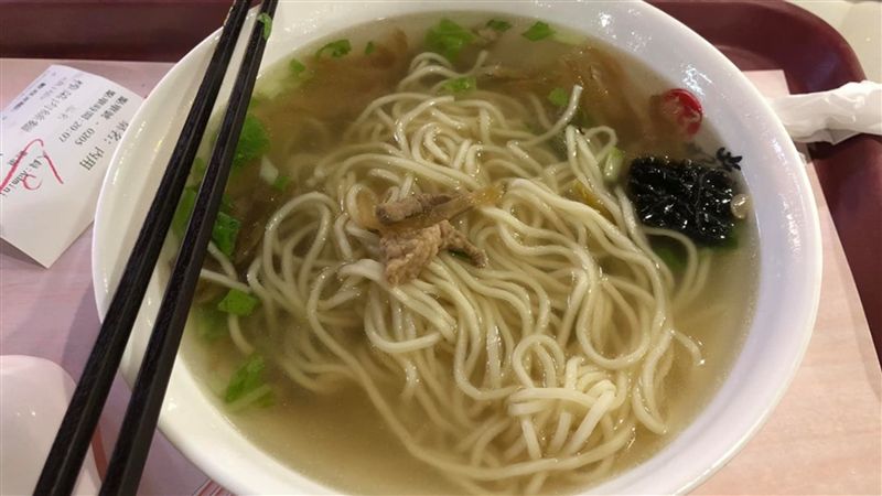 80買這碗　他傻眼「詐財肉絲麵」？