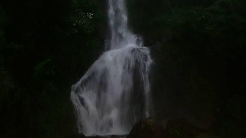 看出什麼嗎？屏東瑪家瀑照　網：很毛