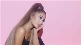 人美心更美！亞莉安娜超暖舉動　凱蒂佩芮被融化：她太酷了（圖／翻攝自亞莉安娜IG）