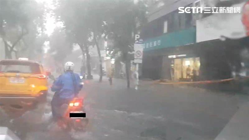 北市中山北路傳積水！水深淹沒騎樓