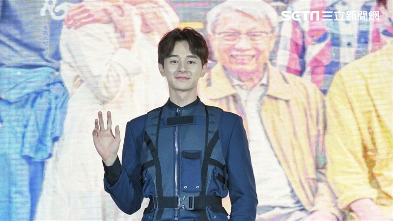 張軒睿赴韓穿軍裝！自曝最想做這件事