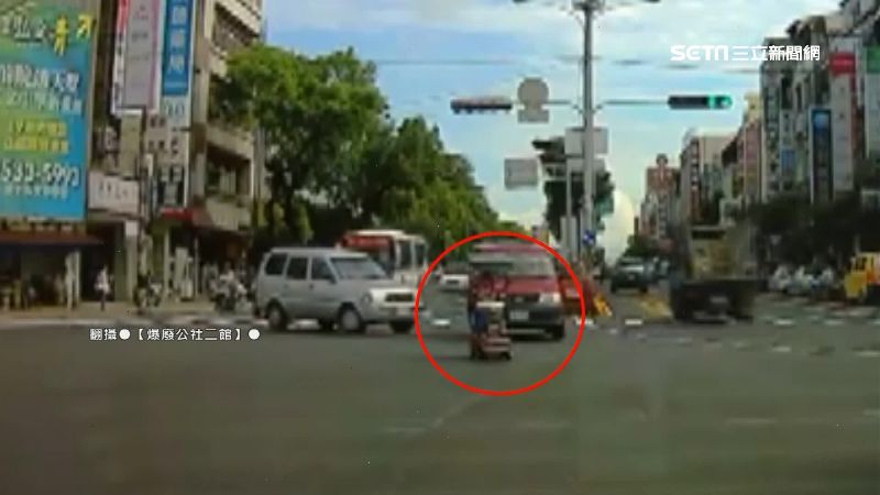 三寶嬤鬼切釀禍！害廂型車急煞甩尾