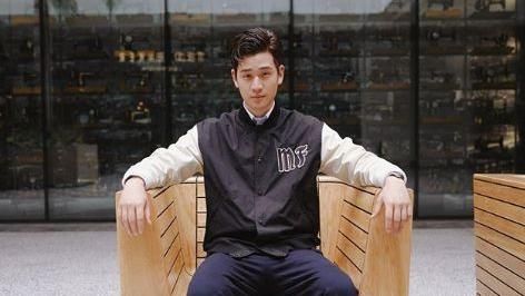 周興哲睡衣這樣穿　剛睡醒模樣也太帥