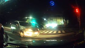 台北,刑事局,攔查,開槍,衝撞,毒販,抓錯人。翻攝畫面