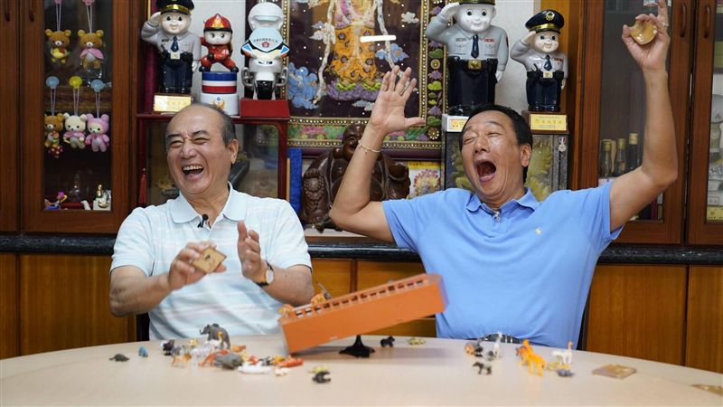 「郭柯王」結盟　學者：應開除郭王