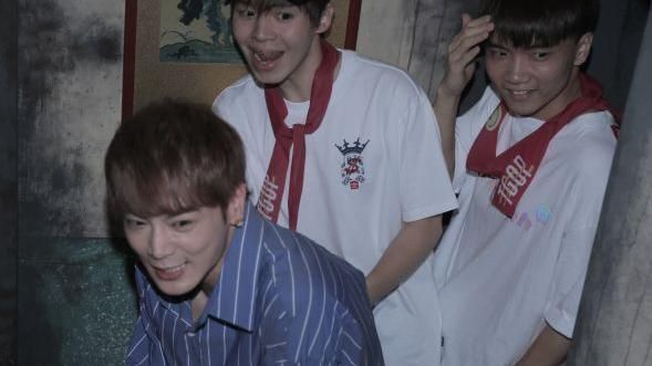 暖男歌手鬼月被驚嚇　撞傷好友險暈倒