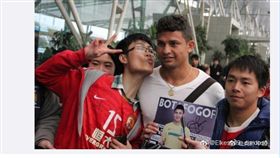 ▲中國歸化國腳艾克森社群網站發相片。（圖／截自網路）
