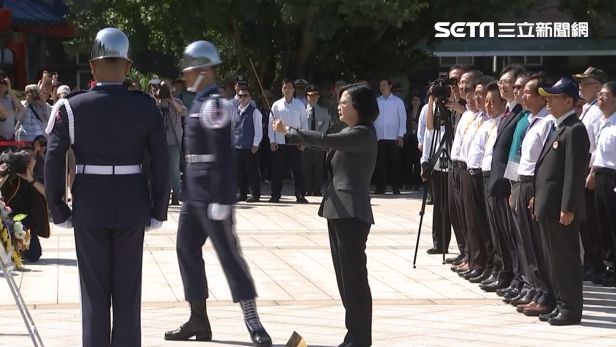 蔡英文：莫忘八二三守住台灣一步不讓