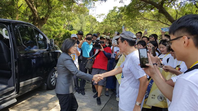 金門雙英會 蔡英文巧遇馬英九也合體