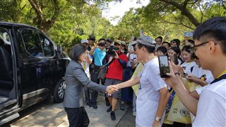 金門雙英會 蔡英文巧遇馬英九也合體