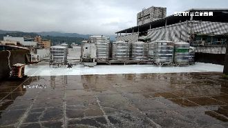 天花板漏水！屋主控水塔全放自家頂樓