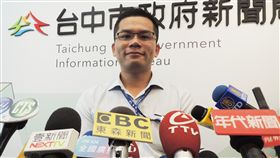 盧秀燕小內閣人事將調整台中市新聞局長吳皇昇（圖）23日受訪表示，台中市政府團隊名單的調整與規劃是確定的，調整的幅度與名單清冊，還要等27日市政會議，由市長盧秀燕正式對外宣布才是最終定案。中央社記者郝雪卿攝  108年8月23日