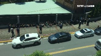 5年股利1包米！投資遭騙眾人圍公司