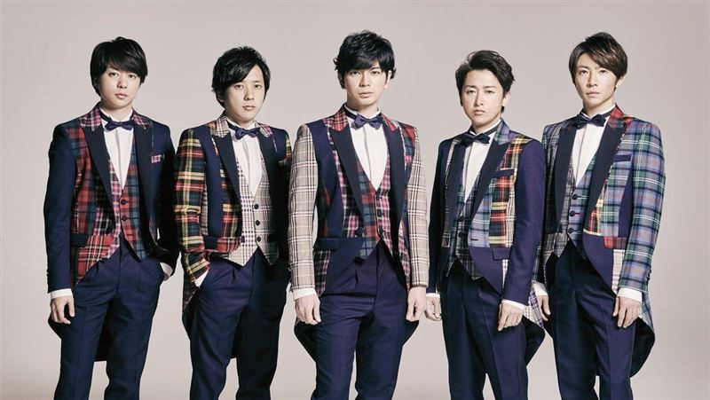 粉絲們快衝啊！「嵐」驚現台北鬧區