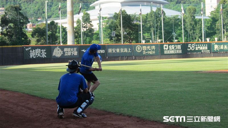 19歲戴培峰太超齡　古久保操不停