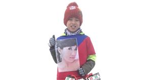 小綱攻頂玉山（圖／翻攝自鄒品為臉書）