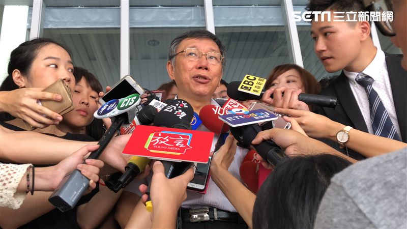 柯P撿到槍　嗆蔡衍明「老婆太多」