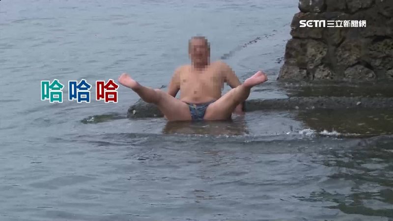 醉漢大鬧西子灣！岸邊裸身打坐還大笑