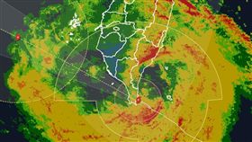 臉書「台灣颱風論壇｜天氣特急」粉專也說，