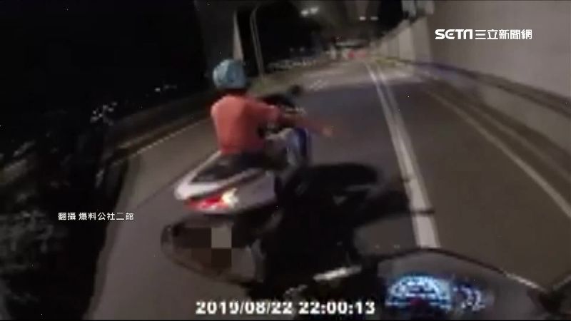 重機男假扮休假警逼車！違法下場超慘