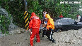 花蓮,六十石山,金針花,泥流,受困,警消,