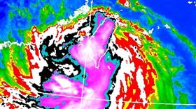 16:20白鹿中心出海　「重整後變強」暴雨襲南台（圖／氣象局）