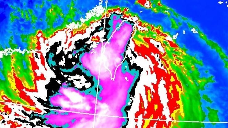 白鹿中心已出海　重整強雨彈再襲南台