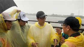 行政院副院長陳其邁24日赴屏東視察水情。（圖／翻攝陳其邁臉書）