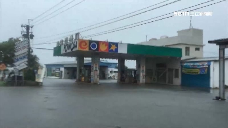 傾盆豪雨洩　關山德高加油站水淹腳踝