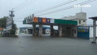 傾盆豪雨洩　關山德高加油站水淹腳踝