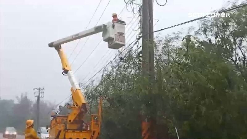 5千多戶停電！台電人員不懼風雨搶修